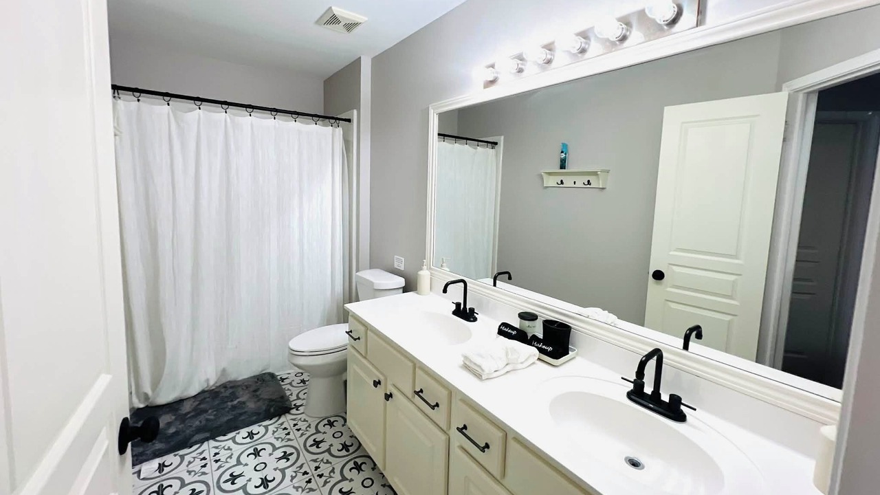 Photo of Bathroom in Stone Oak