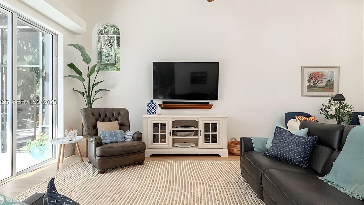 Photo of Livingroom in Palm City