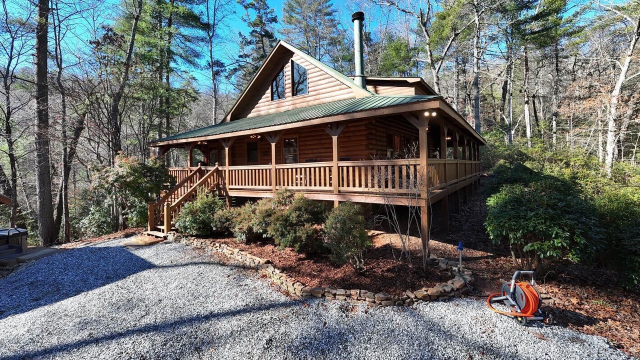 Photo of Patio Balcony in Blairsville