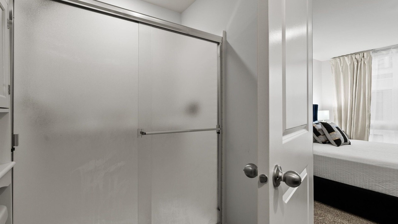 Photo of Bedroom in Lombard