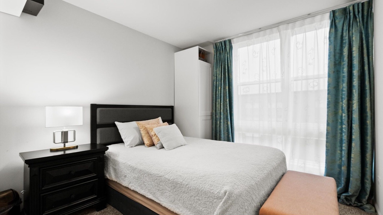 Photo of Bedroom in Lombard