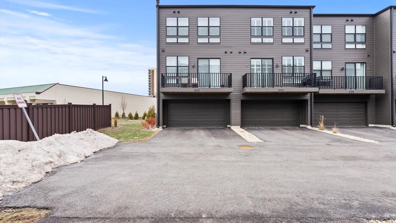 Photo of Outdoor in Lombard