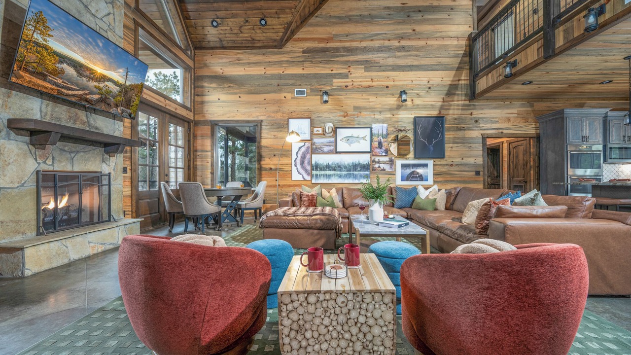 Photo of Livingroom in Broken Bow