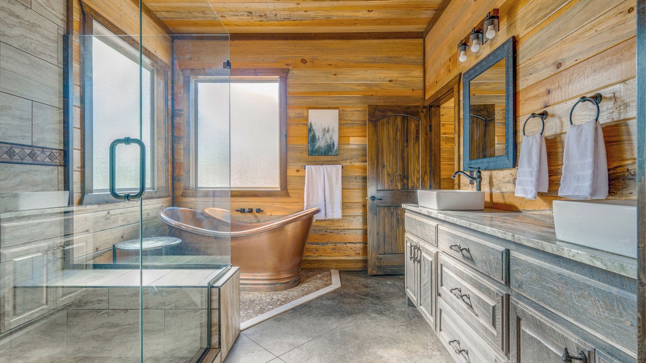 Photo of Bathroom in Broken Bow