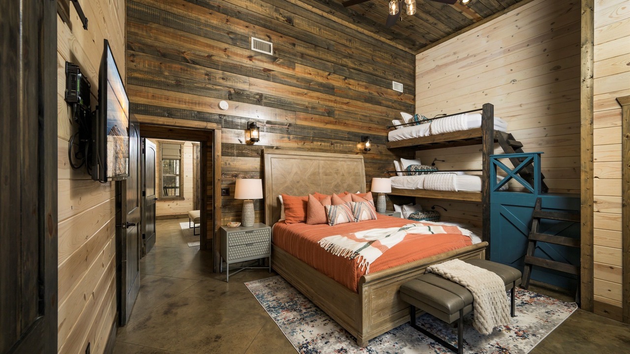 Photo of Bedroom in Broken Bow