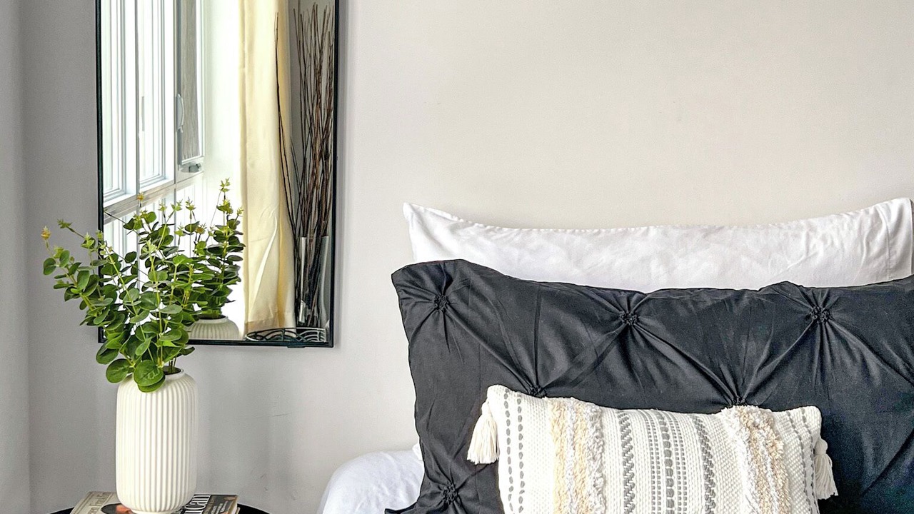 Photo of Bedroom in Cote-Des-Neiges—Notre-Dame-De-Grace