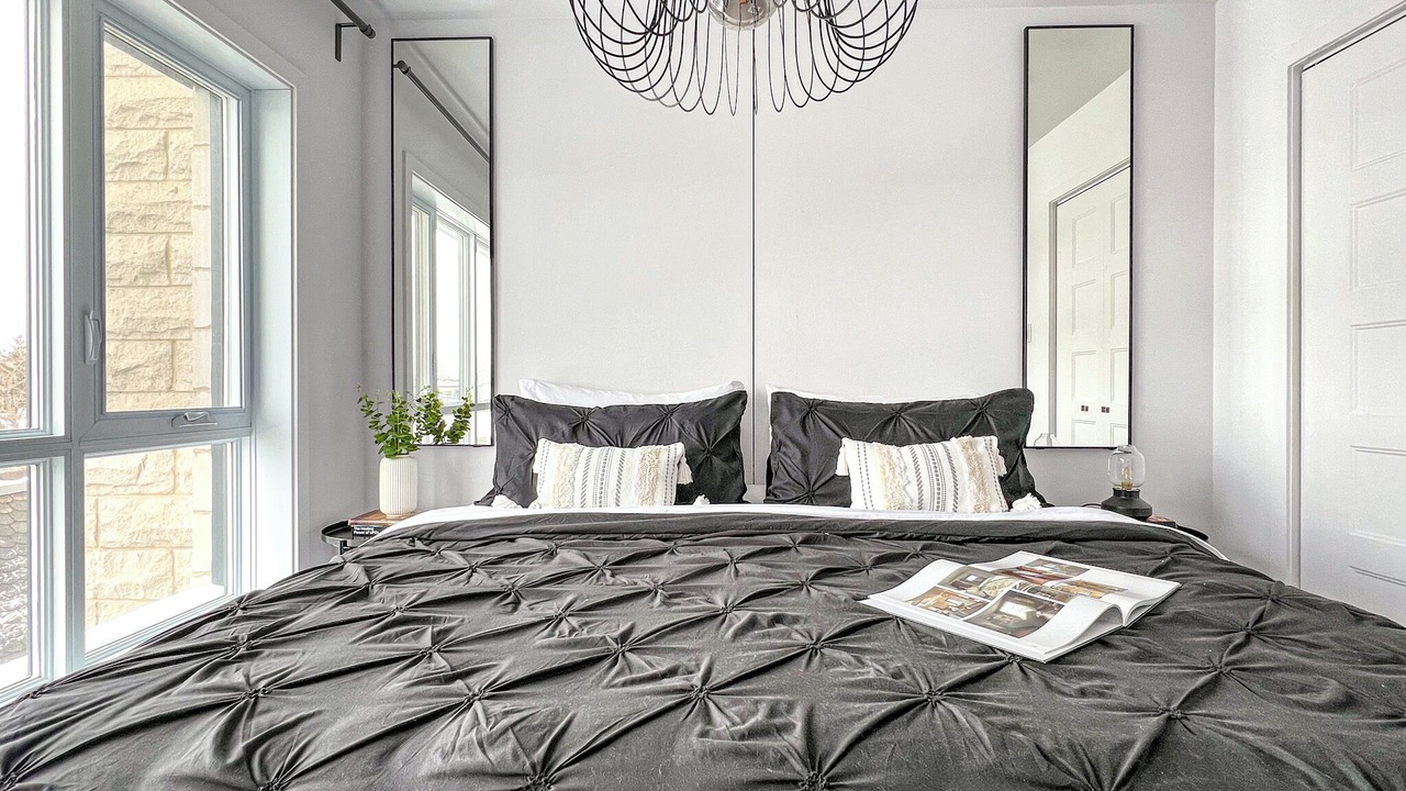 Photo of Bedroom in Cote-Des-Neiges—Notre-Dame-De-Grace