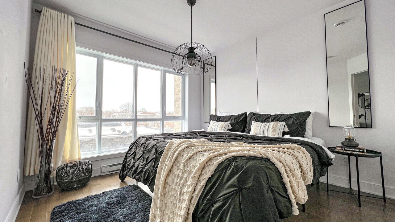 Photo of Bedroom in Cote-Des-Neiges—Notre-Dame-De-Grace