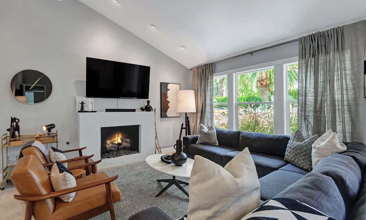 Photo of Livingroom in Tahquitz River Estates