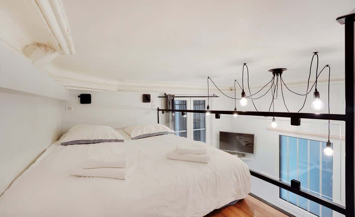 Photo of Bedroom in Hopital Saint-Louis