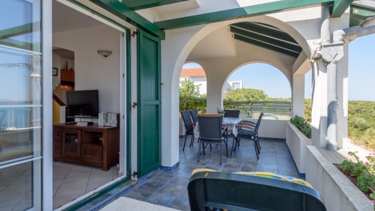 Photo of Patio Balcony in Veli Rat