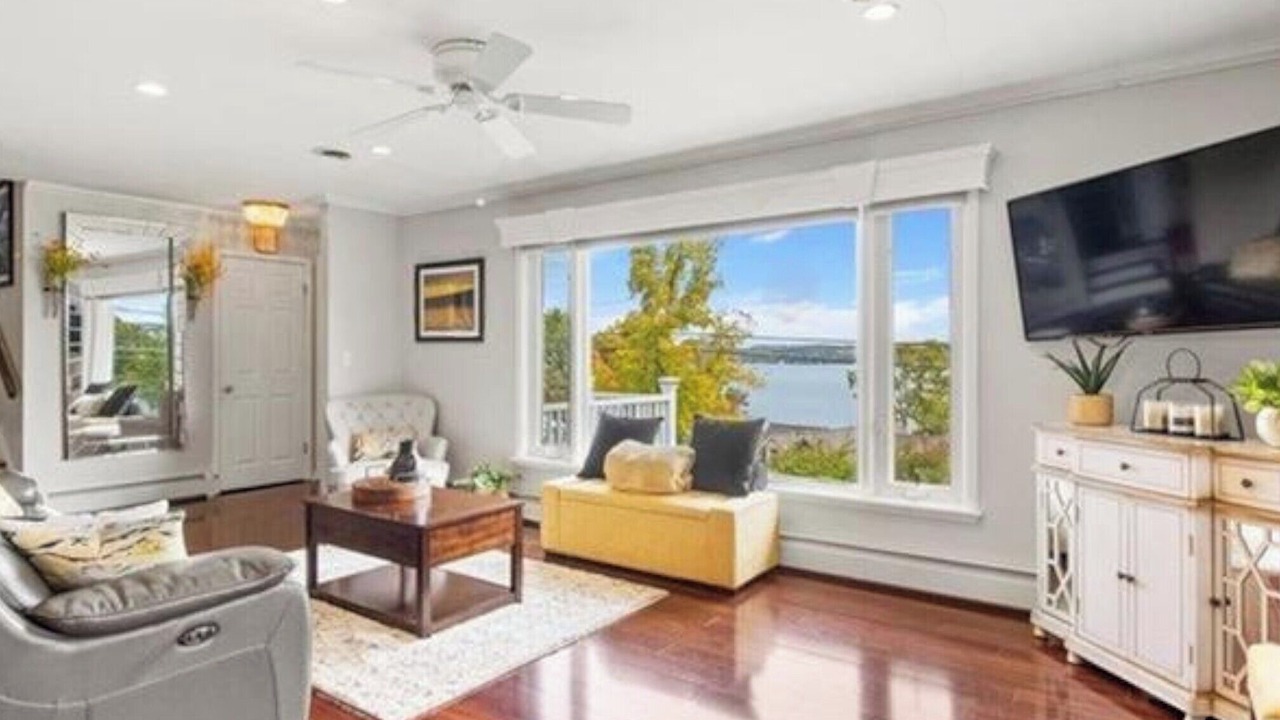 Photo of Livingroom in Canandaigua