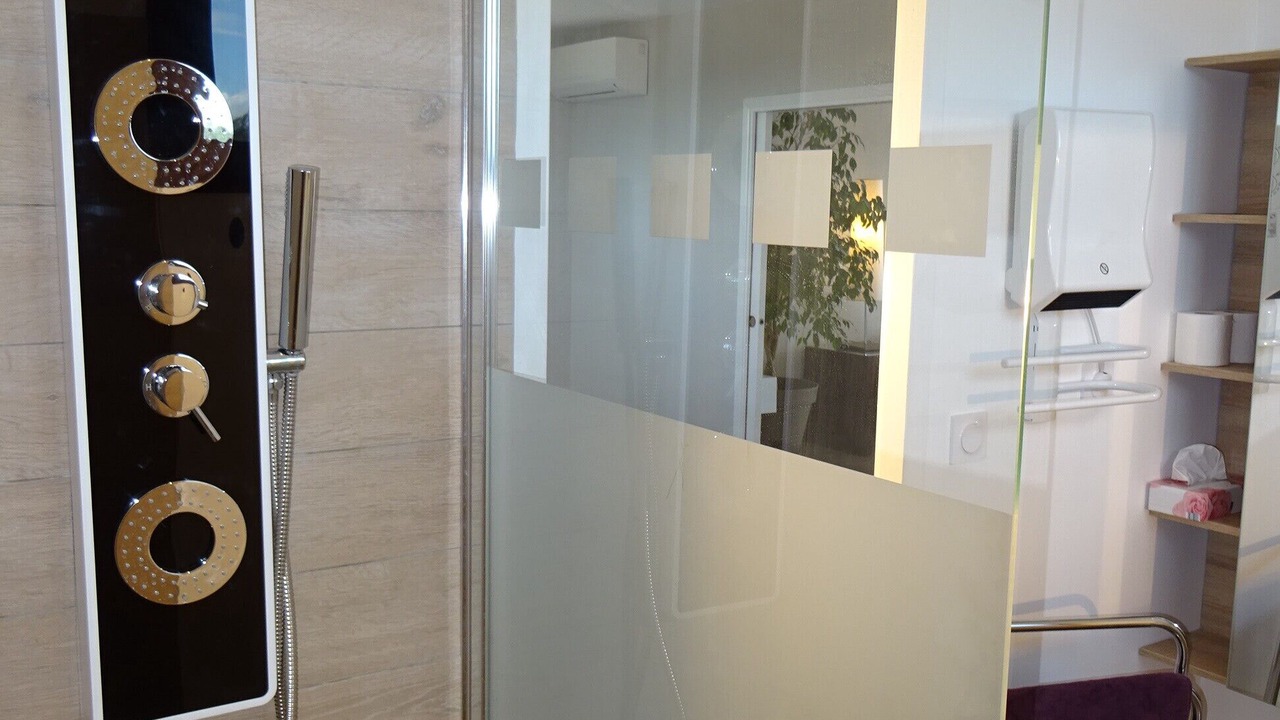 Photo of Bathroom in Laverune