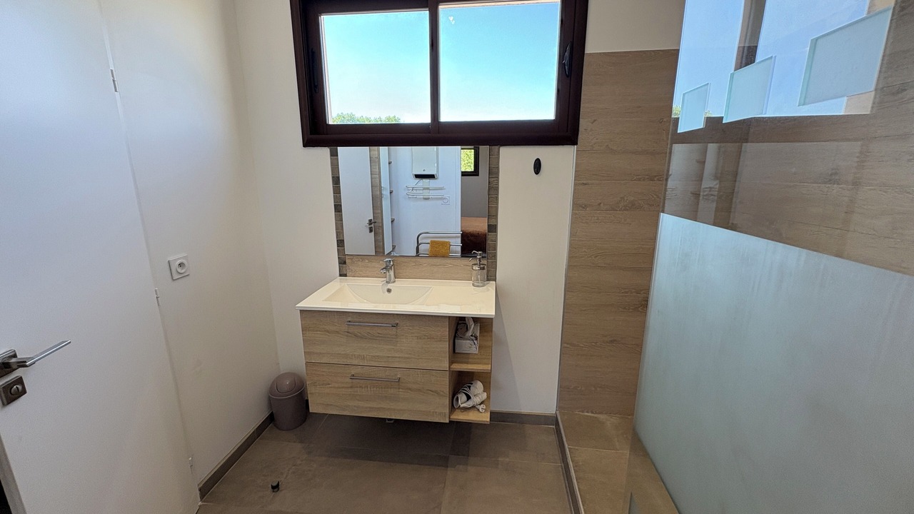 Photo of Bathroom in Laverune