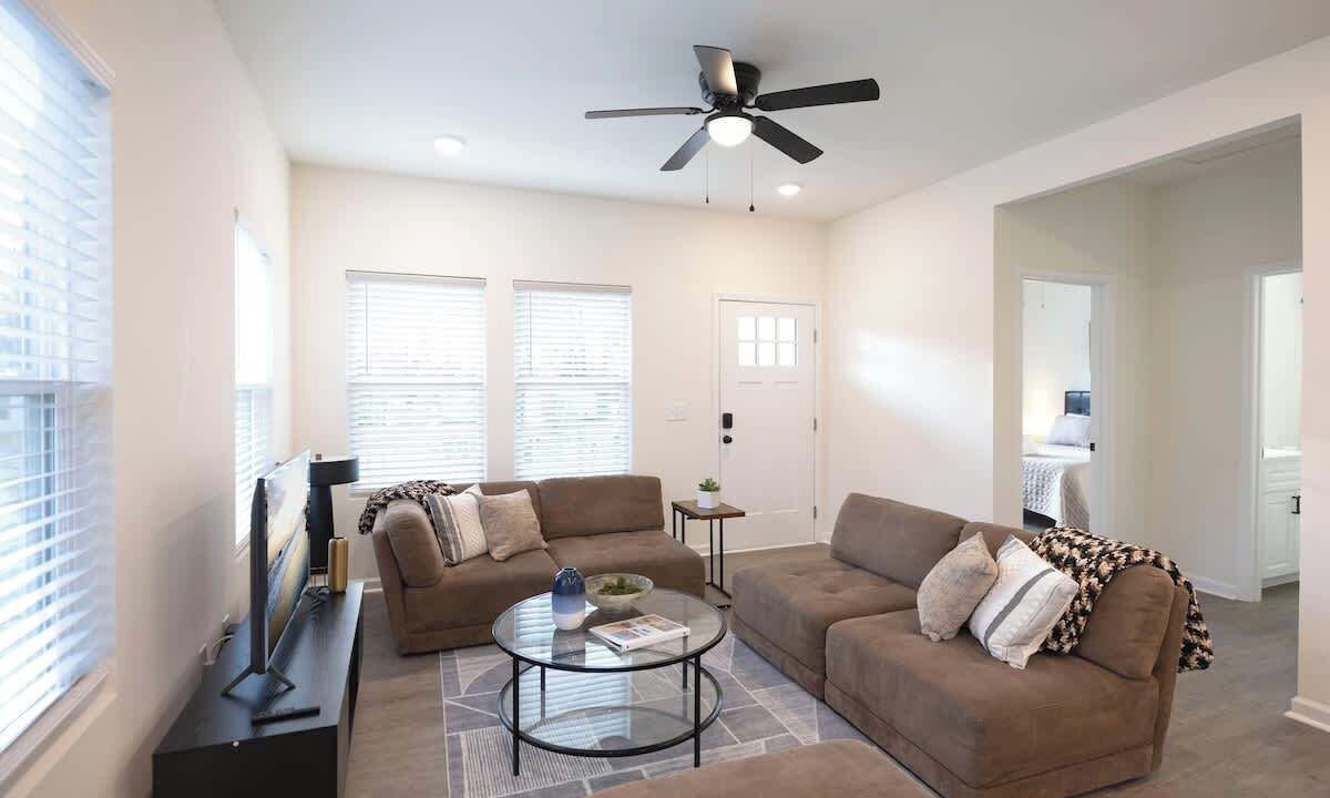 Photo of Livingroom in Glen Raven