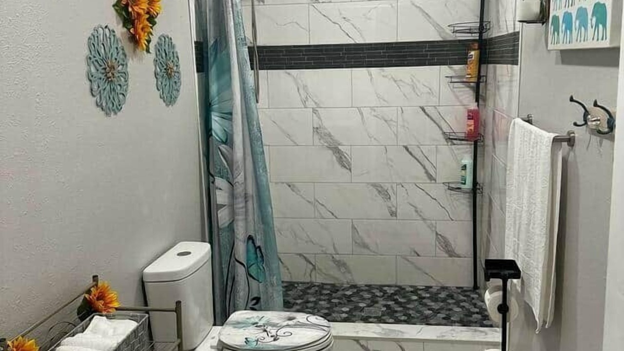 Photo of Bathroom in Moon Lake Estates