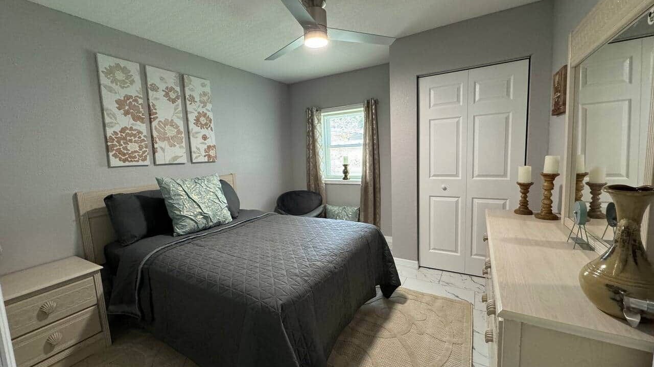 Photo of Bedroom in Moon Lake Estates