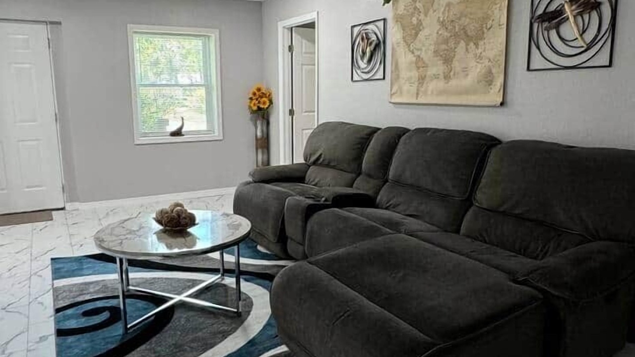 Photo of Livingroom in Moon Lake Estates