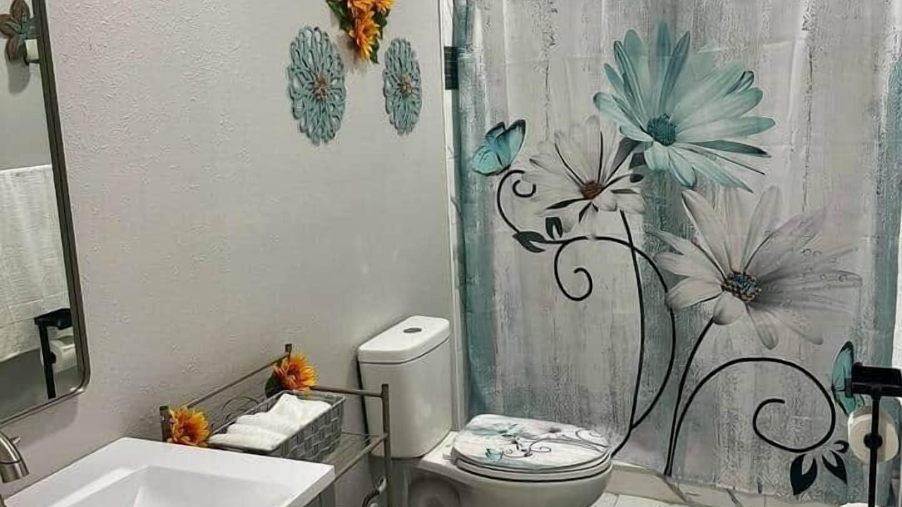 Photo of Bathroom in Moon Lake Estates