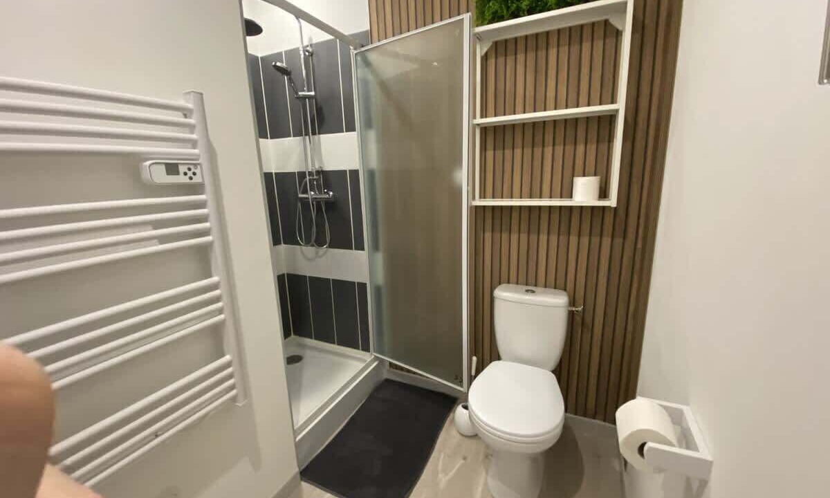 Photo of Bathroom in Fontaine Lestang-Bagatelle-Papus-Tabar-Bordelongue