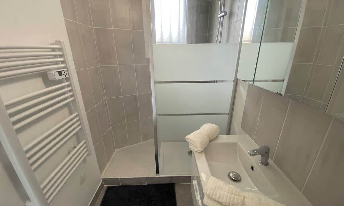 Photo of Bathroom in Fontaine Lestang-Bagatelle-Papus-Tabar-Bordelongue