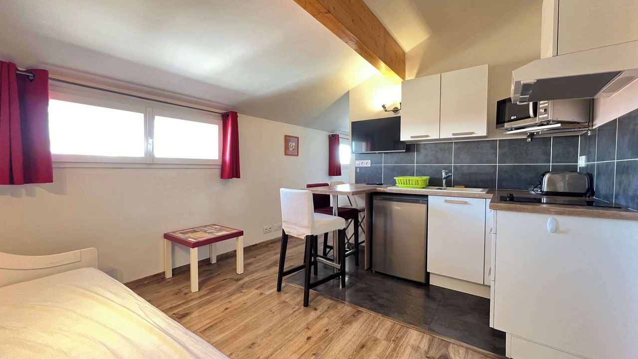 Photo of Bedroom in Bonnefoy-Roseraie-Gramont