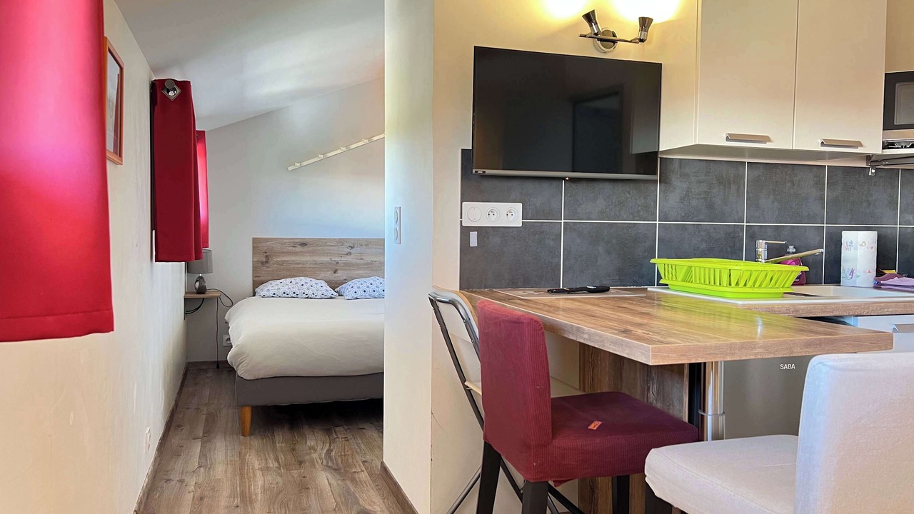 Photo of Bedroom in Bonnefoy-Roseraie-Gramont