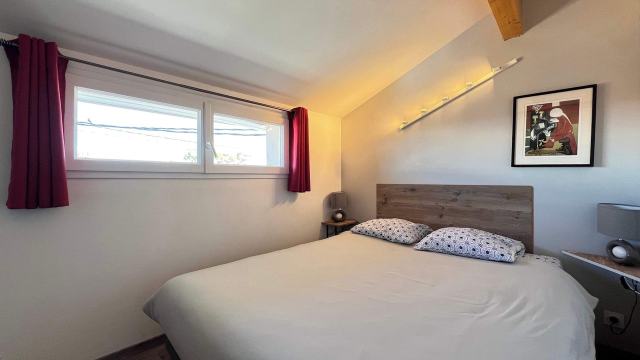 Photo of Bedroom in Bonnefoy-Roseraie-Gramont