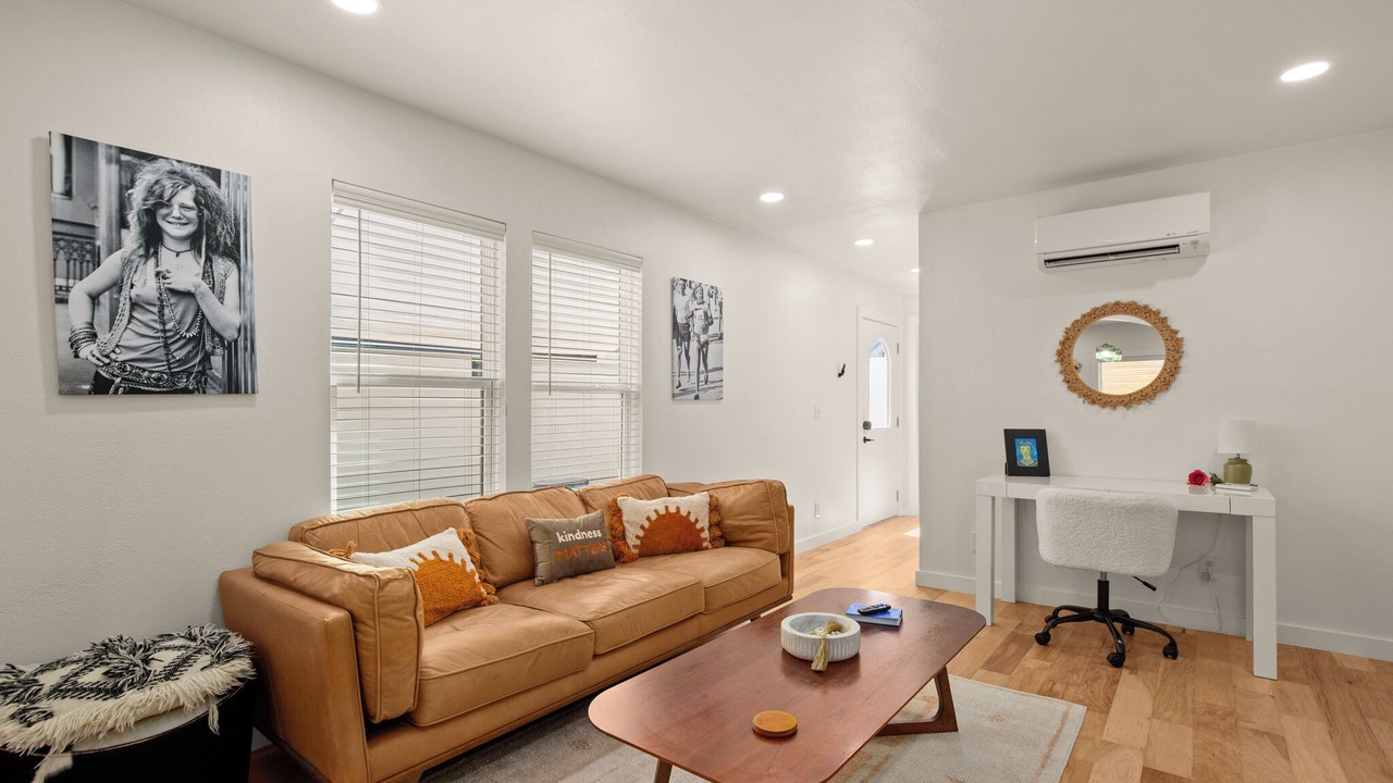 Photo of Livingroom in Holly