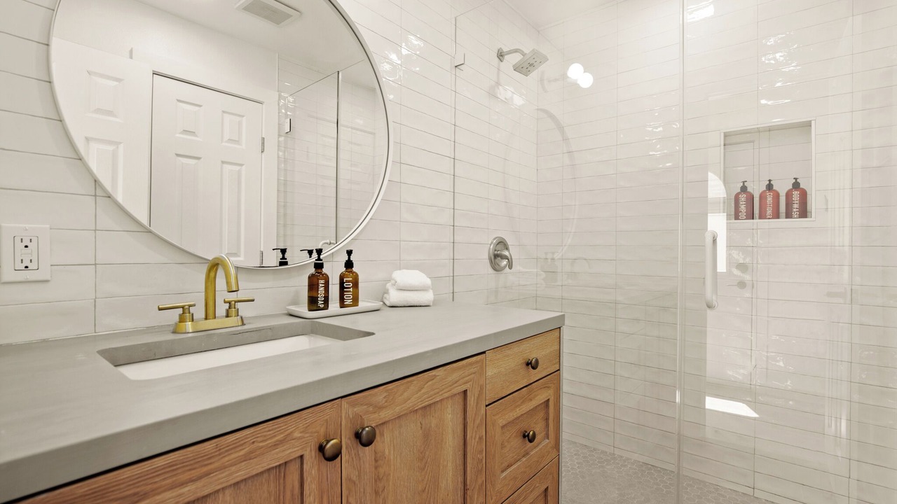 Photo of Bathroom in Holly