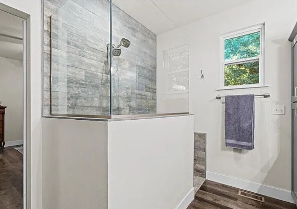 Photo of Bathroom in Renault