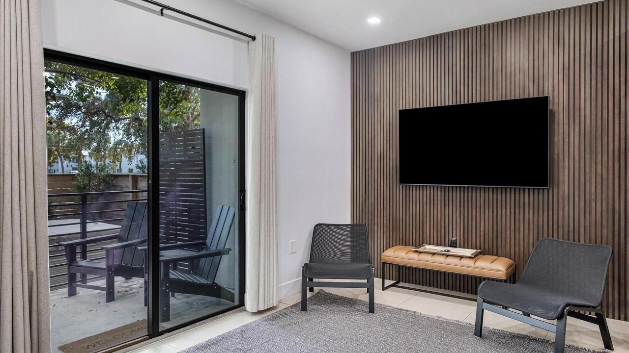 Photo of Livingroom in Allapattah