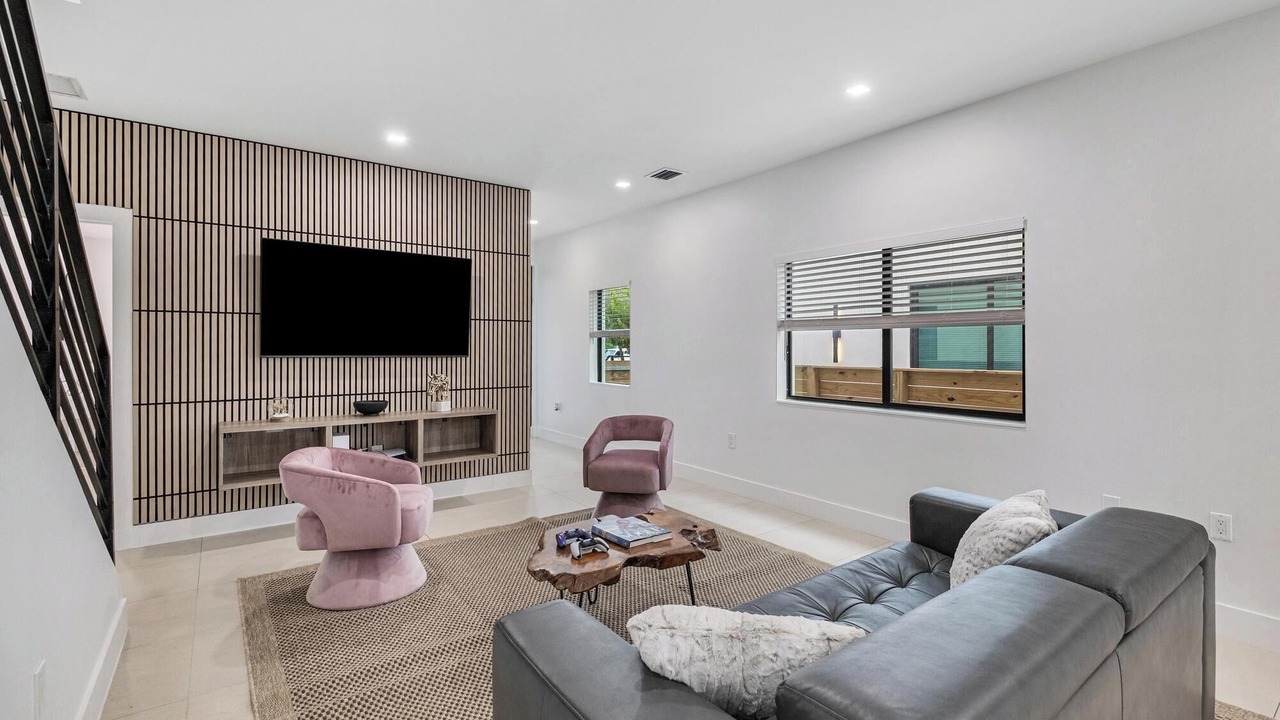 Photo of Livingroom in Allapattah