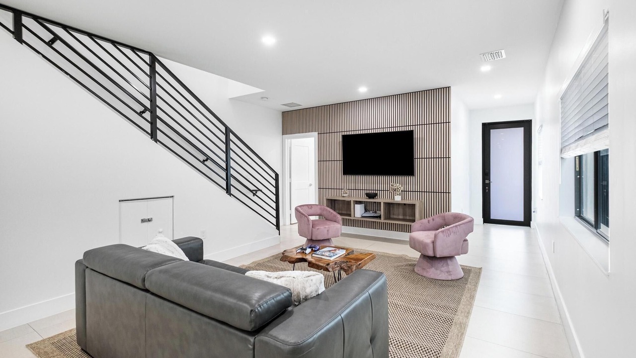 Photo of Livingroom in Allapattah
