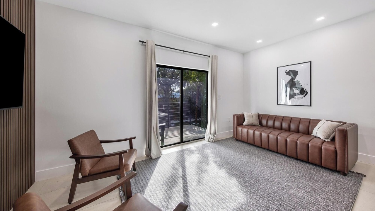 Photo of Livingroom in Allapattah