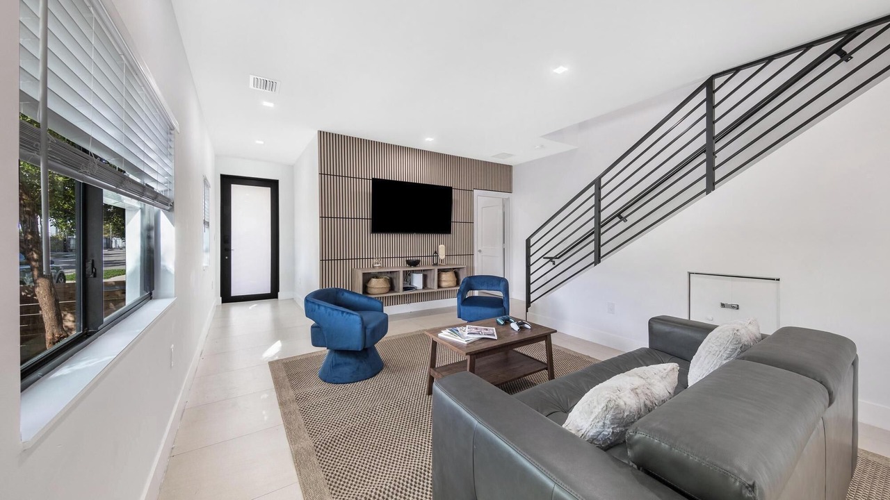 Photo of Livingroom in Allapattah