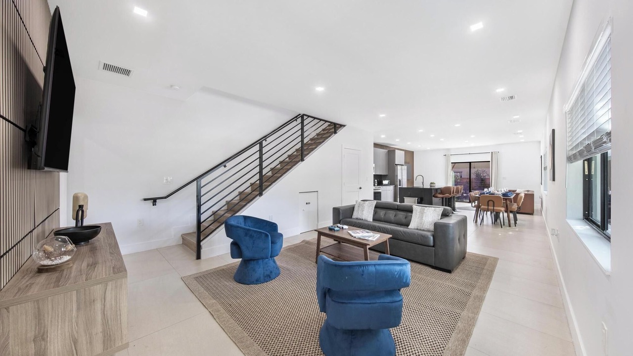 Photo of Livingroom in Allapattah