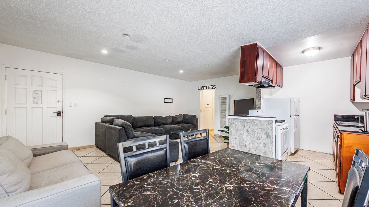 Photo of Livingroom in Del Rey