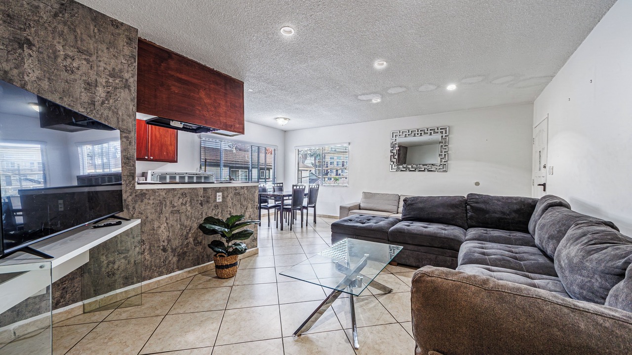 Photo of Livingroom in Del Rey