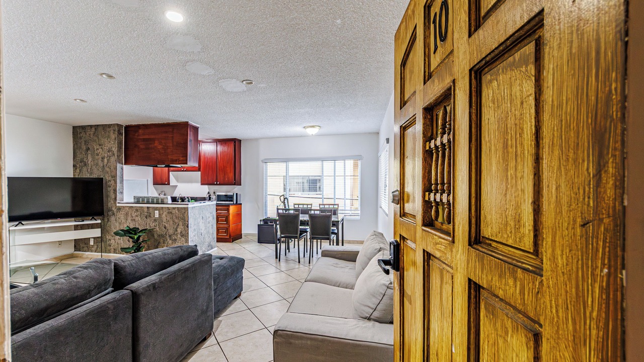 Photo of Livingroom in Del Rey