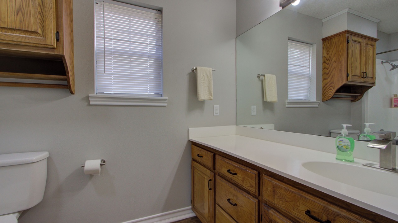 Photo of Bathroom in Redlick