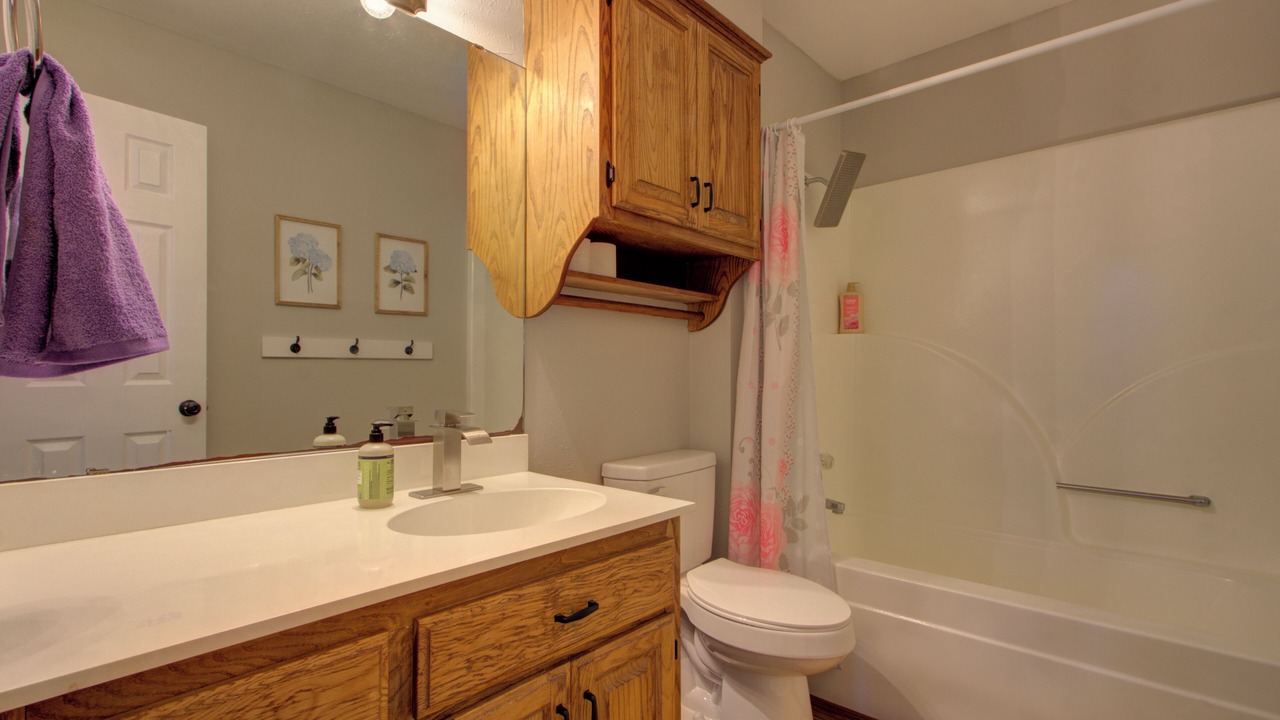 Photo of Bathroom in Redlick