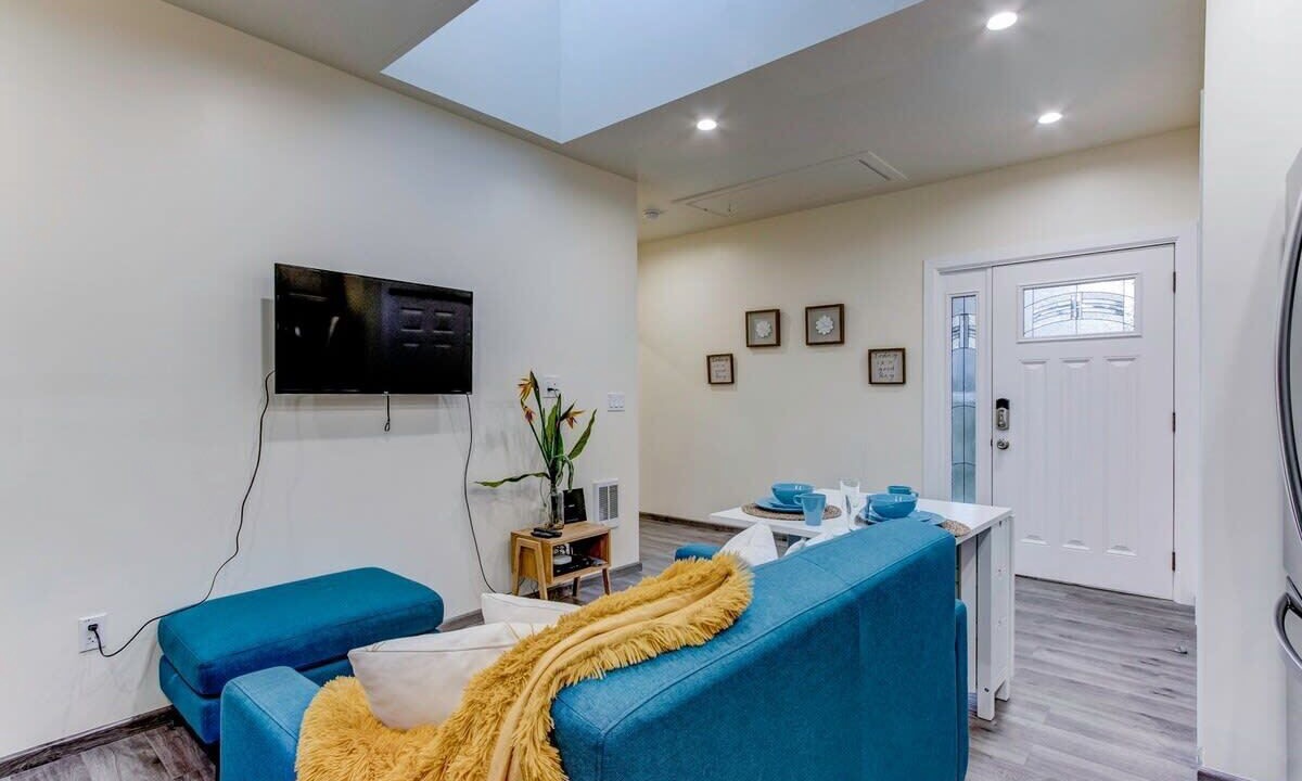 Photo of Livingroom in North Central