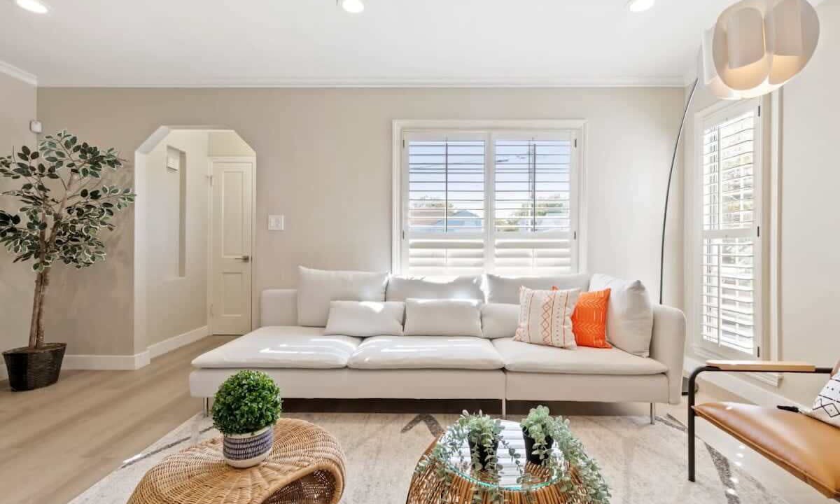 Photo of Livingroom in North Central