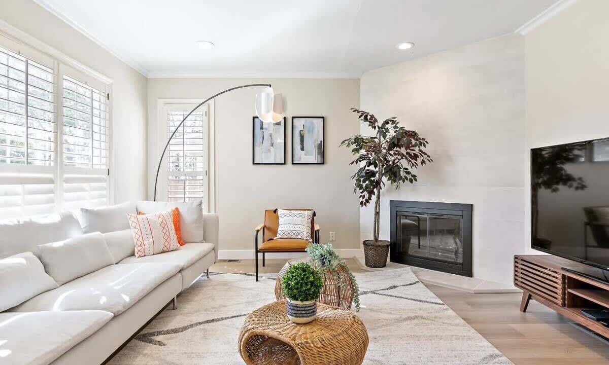 Photo of Livingroom in North Central