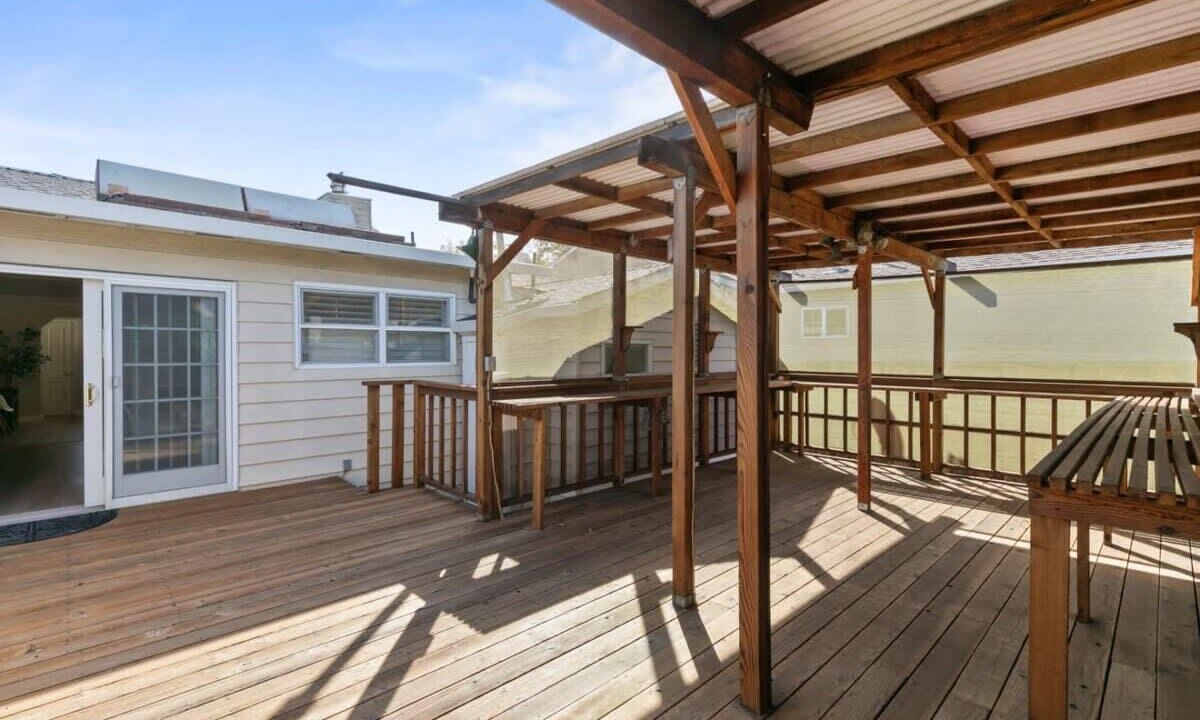 Photo of Patio Balcony in North Central