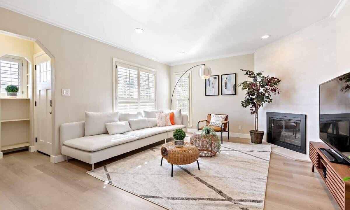 Photo of Livingroom in North Central