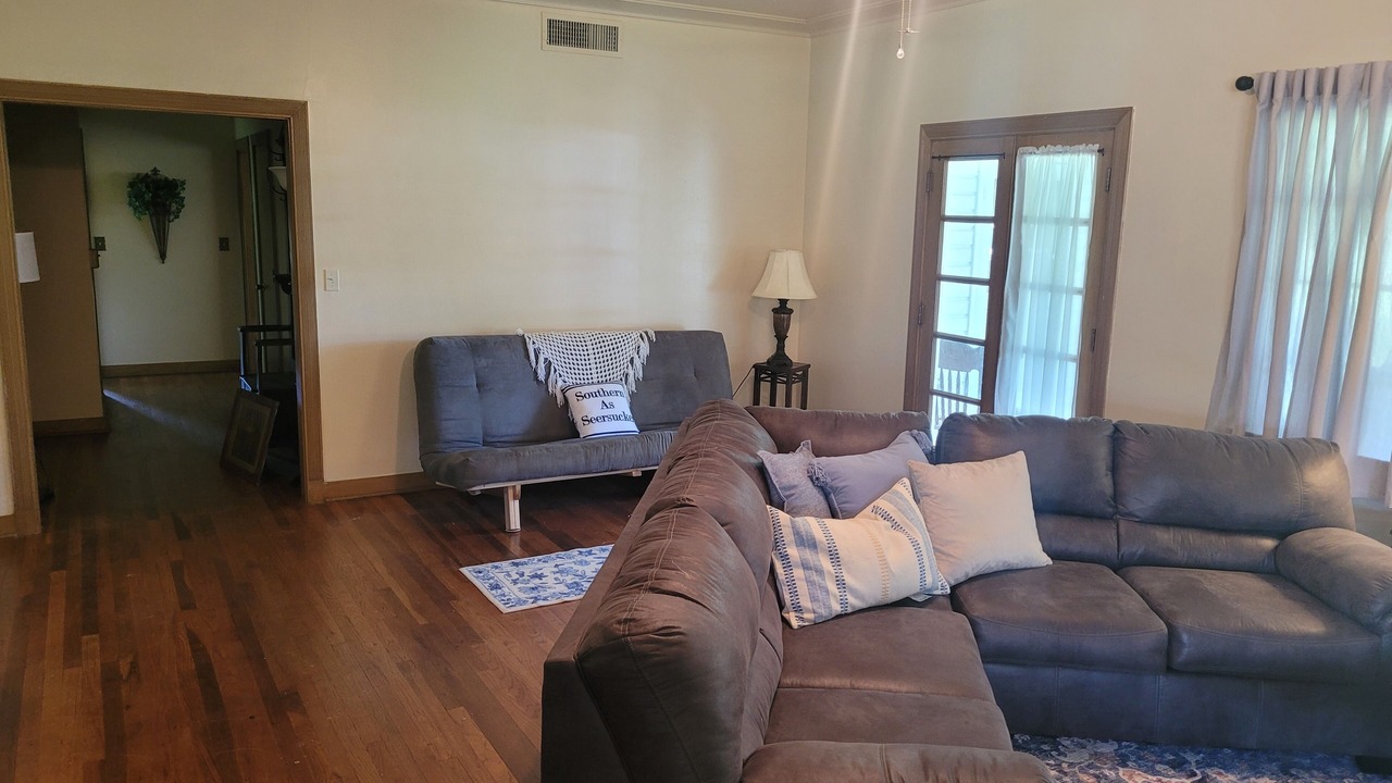 Photo of Livingroom in Glen Rose