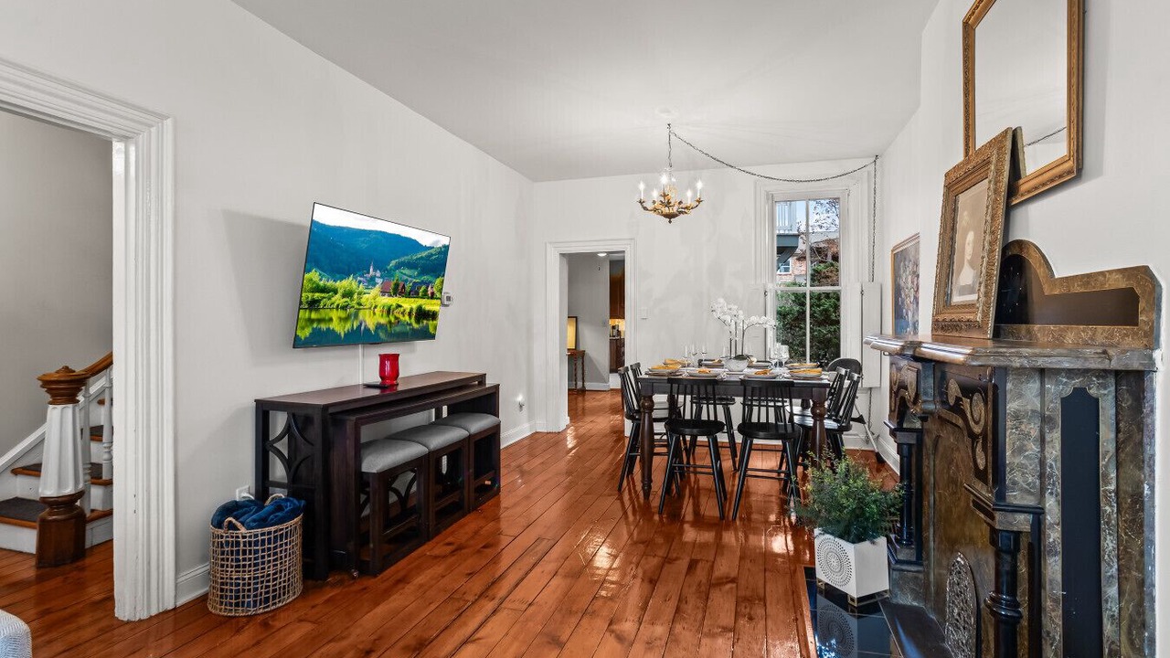Photo of Livingroom in Harrisburg - Hershey
