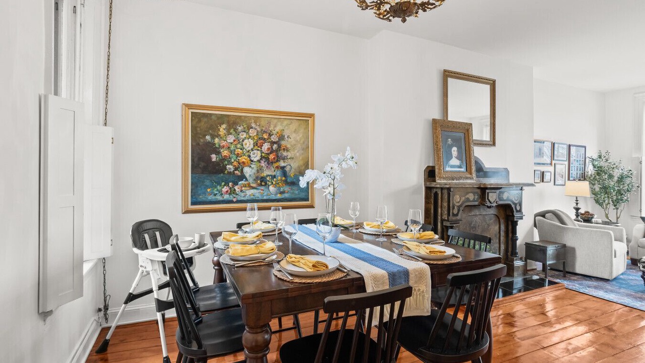Photo of Livingroom in Harrisburg - Hershey